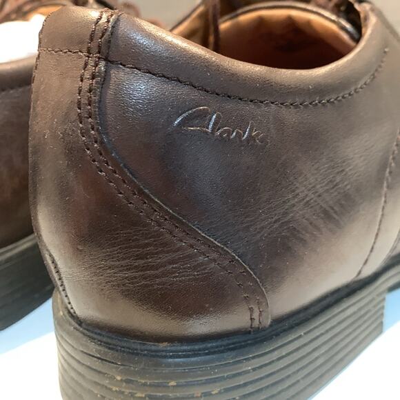 Clarks Men's Brown Leather Oxfords - Picture 6 of 11